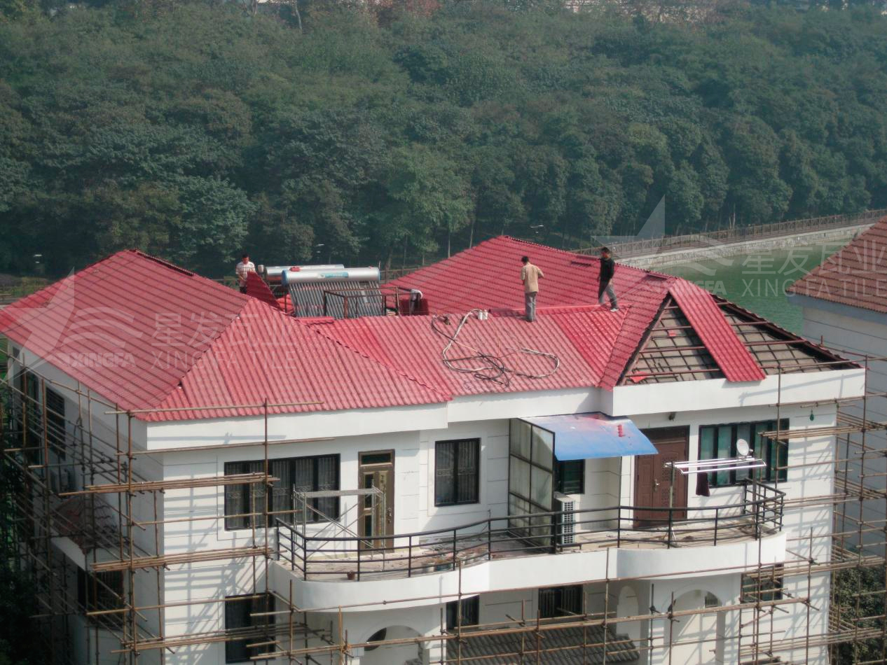 自贡冬天合成树脂瓦屋顶为什么会滴水？解决方法是什么呢？